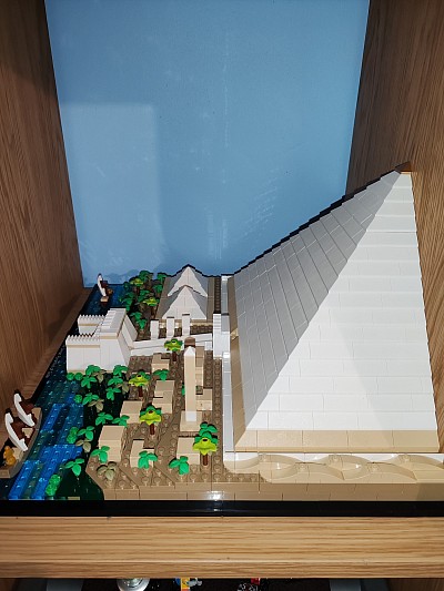 Giza Lego 21058 pyramid